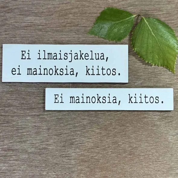 Ei mainoksia kiitos valkoinen, magneettikiinnitys