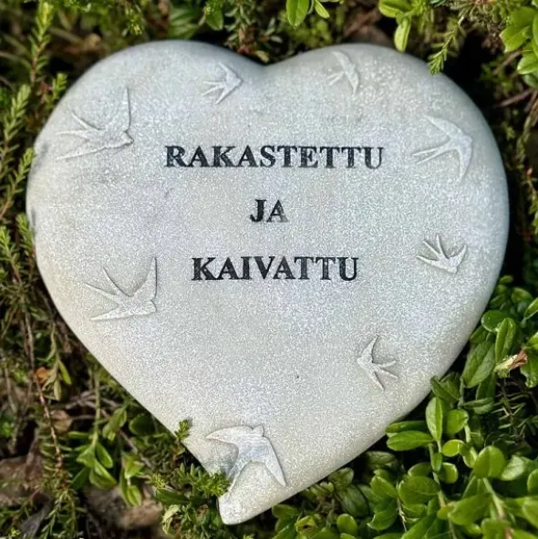 Hautakoriste Rakastettu ja kaivattu 16 cm