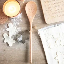 Joulukauha ja piparkakkumuotti
