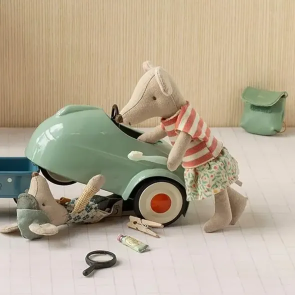 Maileg hiiren auto mintunvihreä