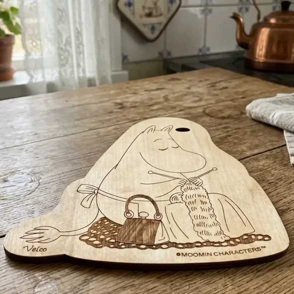 Pannunalunen Muumi – eri kuoseja