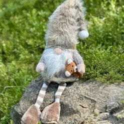 Tonttu nalle kainalossaan 35 cm