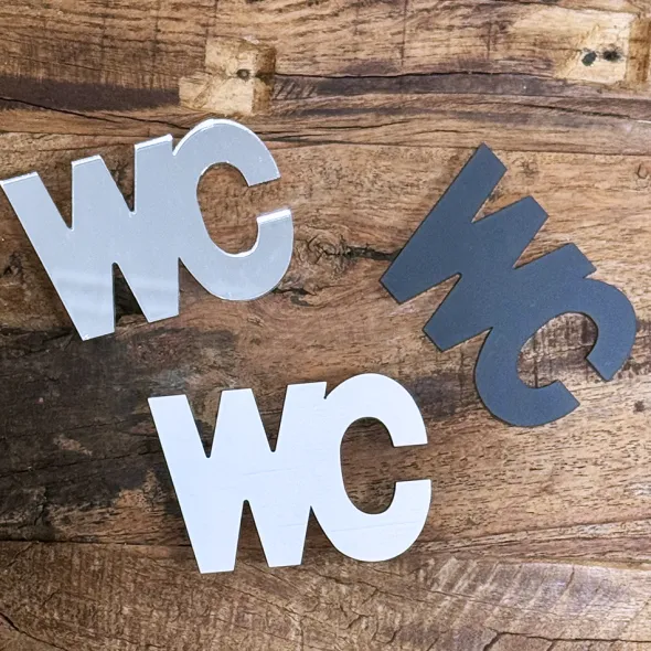 Wc-kirjaimet – useita värejä